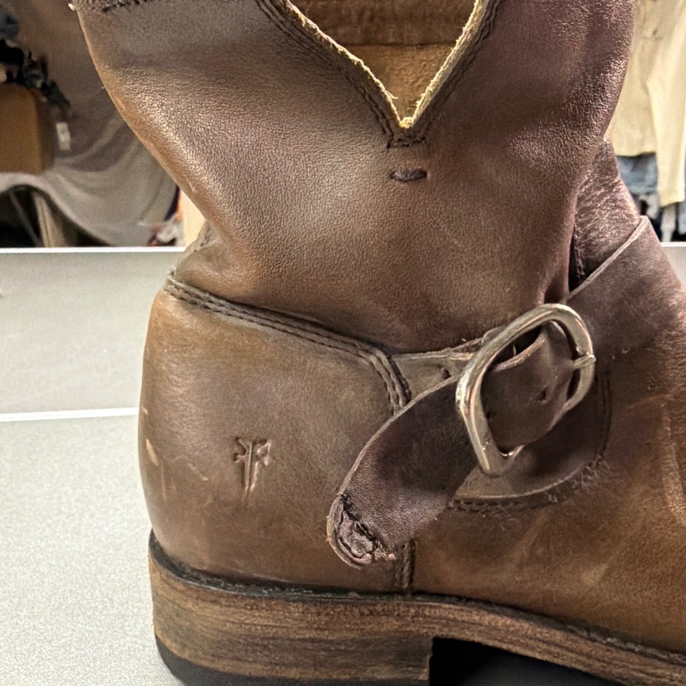 Frye Women's Veronica Boot Size 8 Brown Leather Moto Short Engineer Bootie Biker - Picture 6 of 8